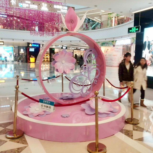 商場美陳中亞克力的應(yīng)用 商場美陳中亞克力的應(yīng)用