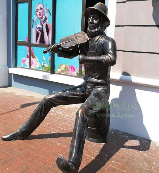 長(zhǎng)春新華聯(lián)開(kāi)業(yè)美陳戶外景觀雕塑小品