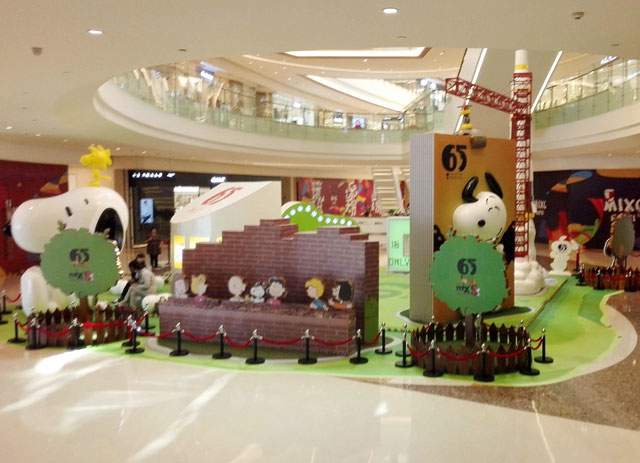 商場(chǎng)中心創(chuàng)意櫥窗展示 商場(chǎng)中心創(chuàng)意櫥窗展示