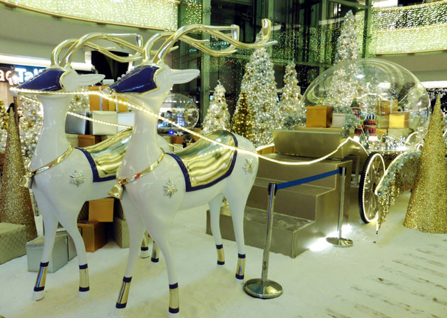 商場(chǎng)圣誕麋鹿櫥窗展示 商場(chǎng)圣誕麋鹿櫥窗展示