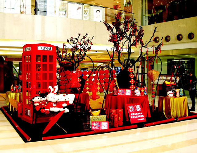 商場(chǎng)卡通美陳櫥窗展示