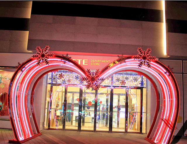 商場門頭展示美陳布置 商場門頭展示美陳布置