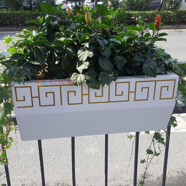 城市道路護(hù)欄景觀花箱 城市道路護(hù)欄景觀花箱